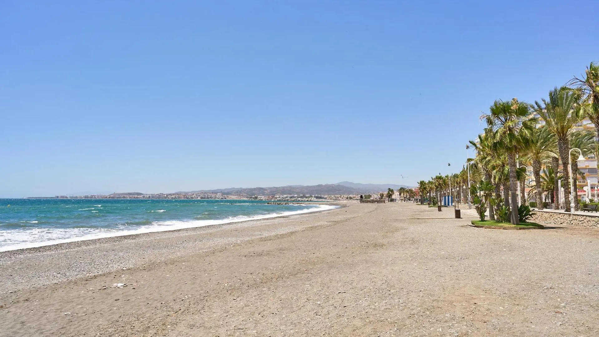 Apartamento primera linea playa Algarrobo Costa España