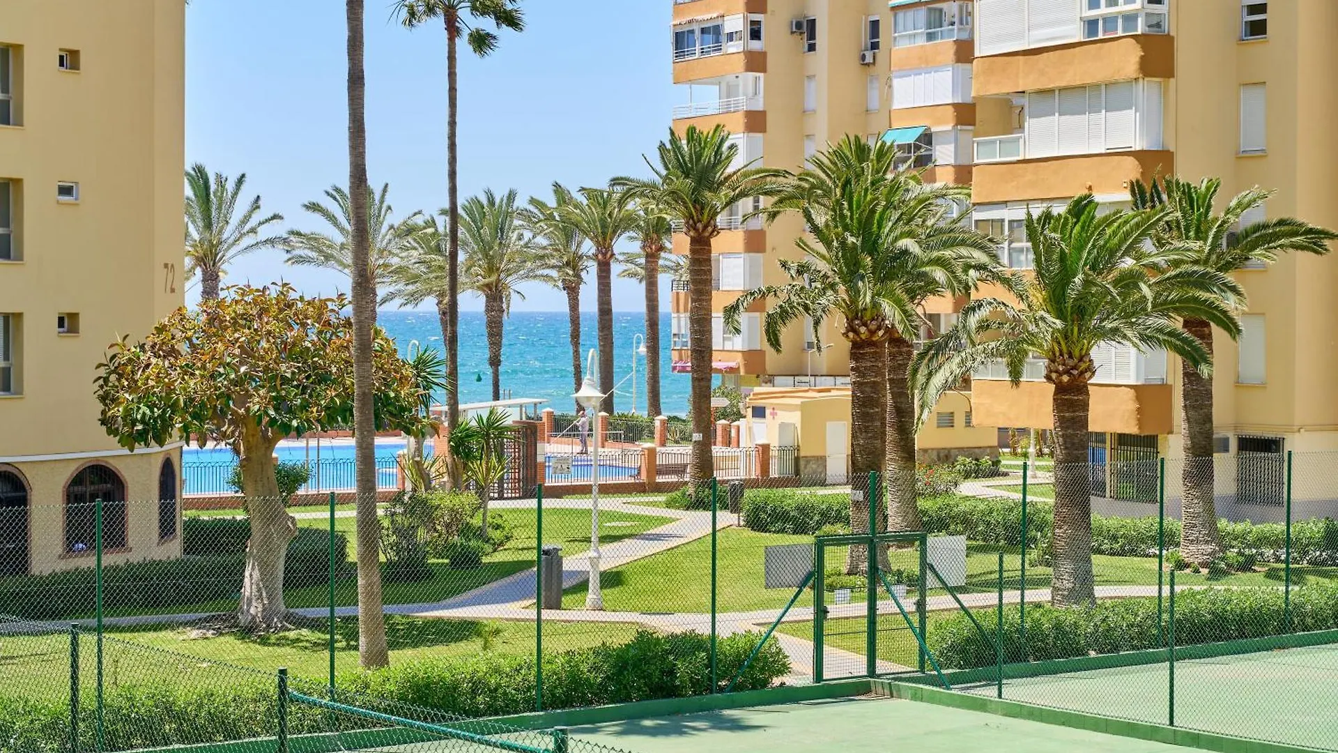 Apartamento primera linea playa Algarrobo Costa 0*,