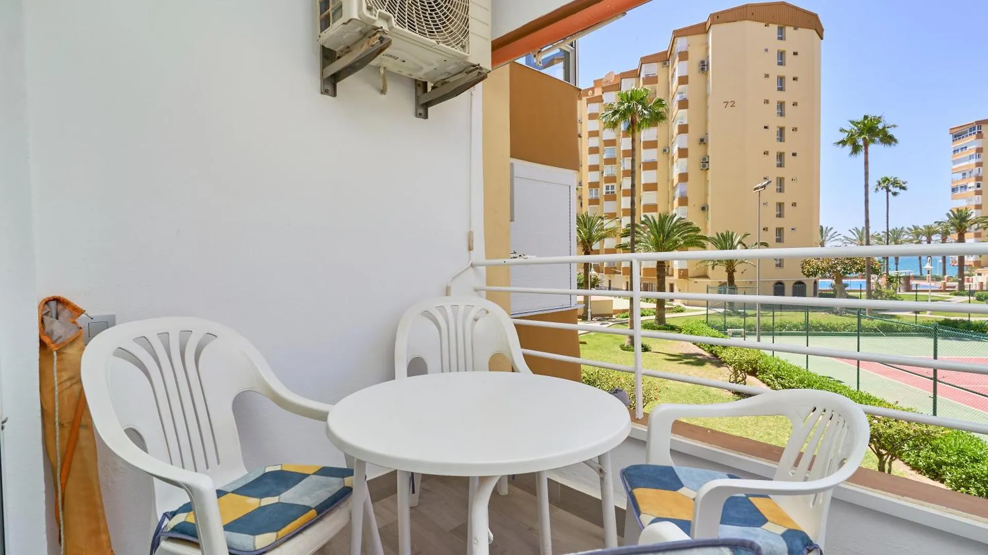 Apartamento primera linea playa Algarrobo Costa