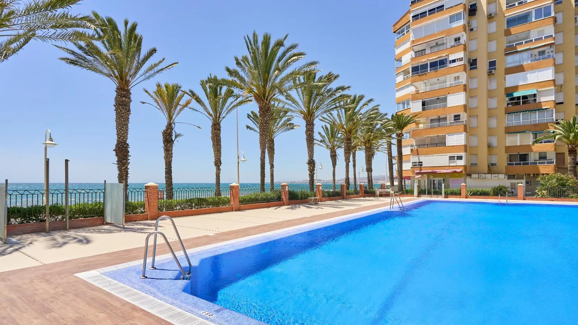 Apartamento Primera Linea Playa Algarrobo Costa 0*,  Spain