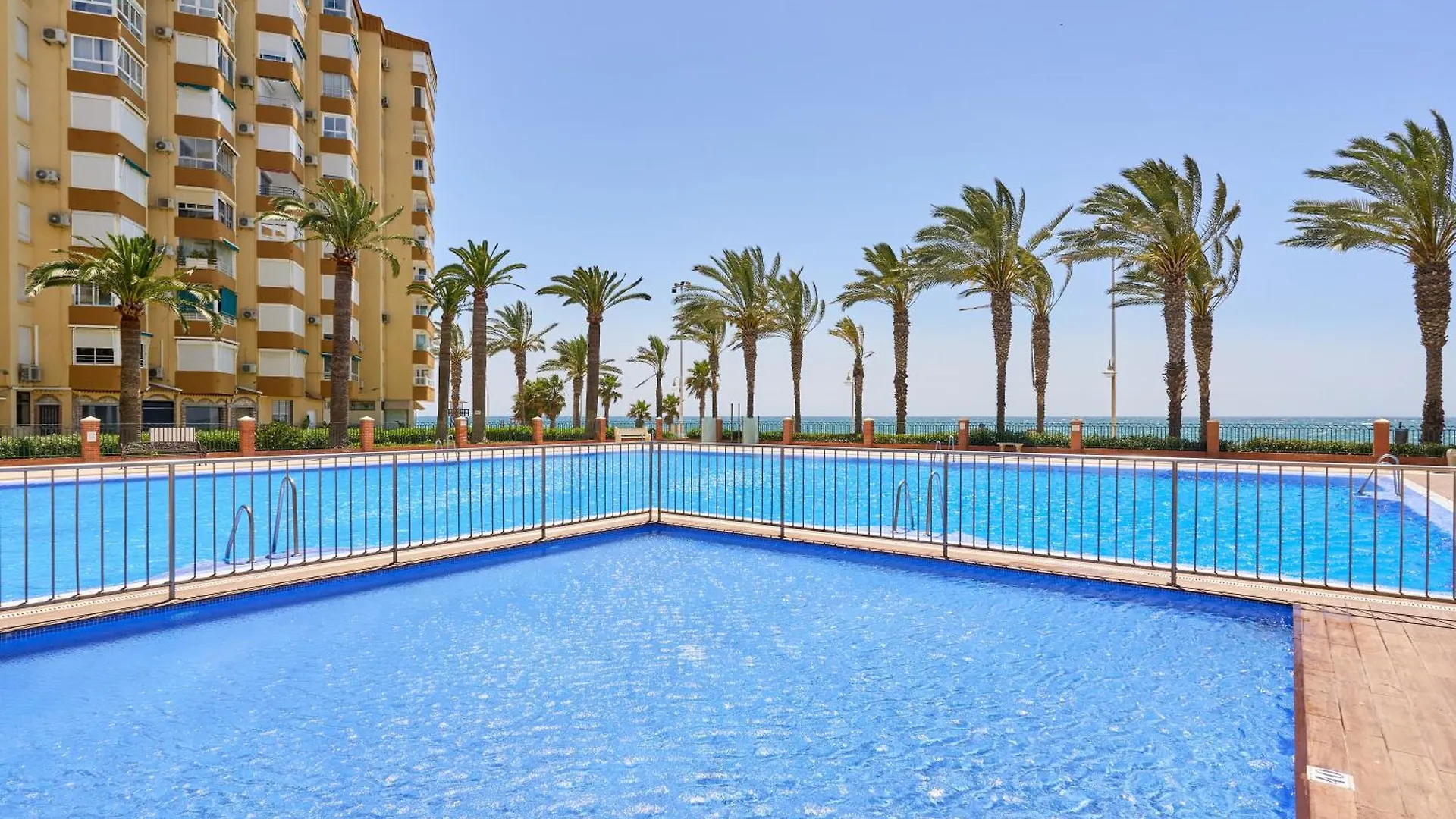 Apartamento Primera Linea Playa Algarrobo Costa Spain